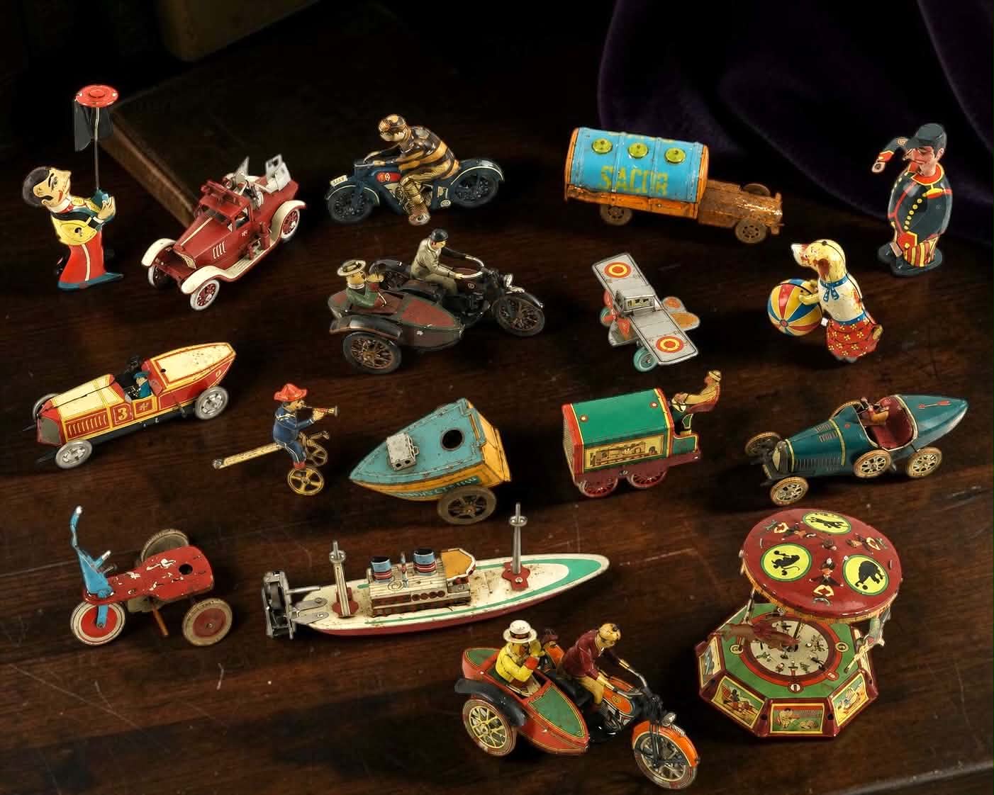 Brinquedos em Folha — brinquedos antigos comprados pela Casa Visconde